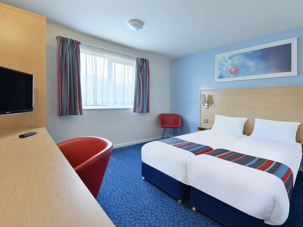 Travelodge Basildon Oda fotoğraf