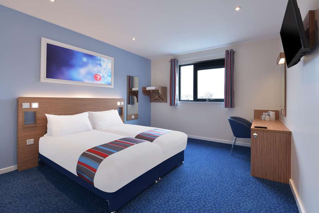 Travelodge Basildon Oda fotoğraf
